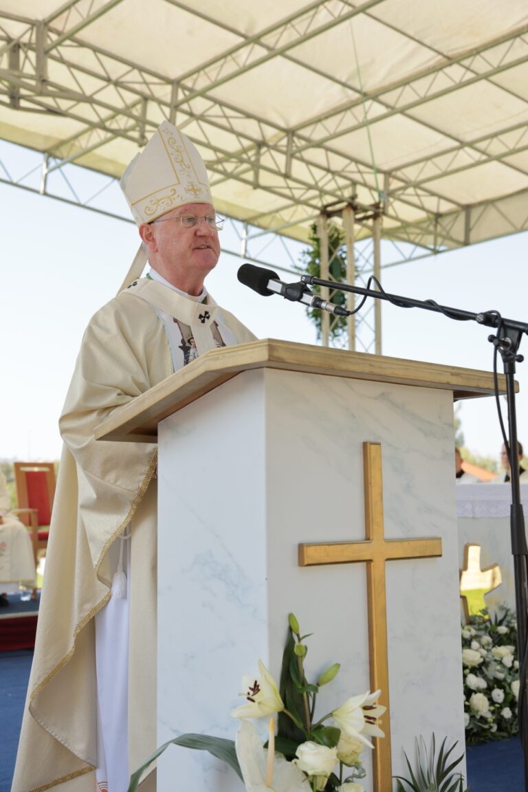 Propovijed oca nadbiskupa u Solinu na blagdan Male Gospe