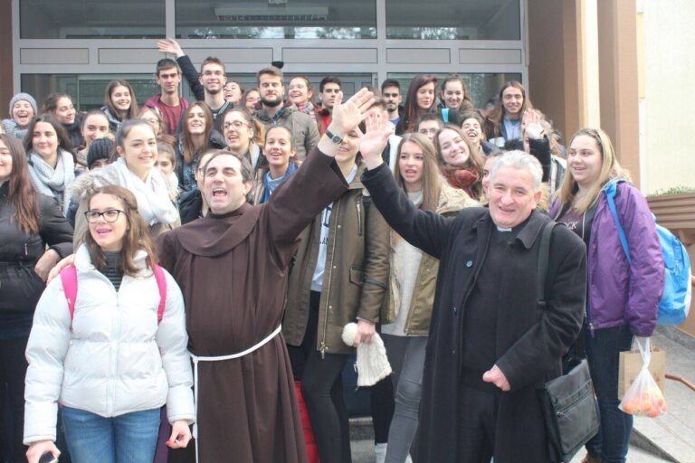 SRCA (I ČELA) GORE NA TABORU